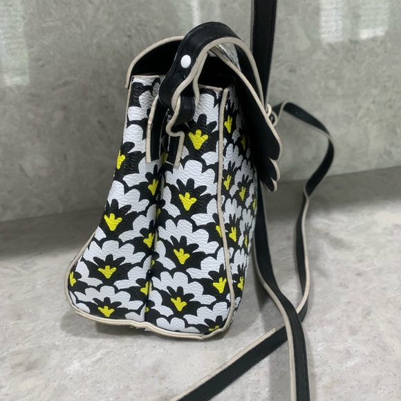 Vera Bradley Crossbody Bag - Picture 3 of 6